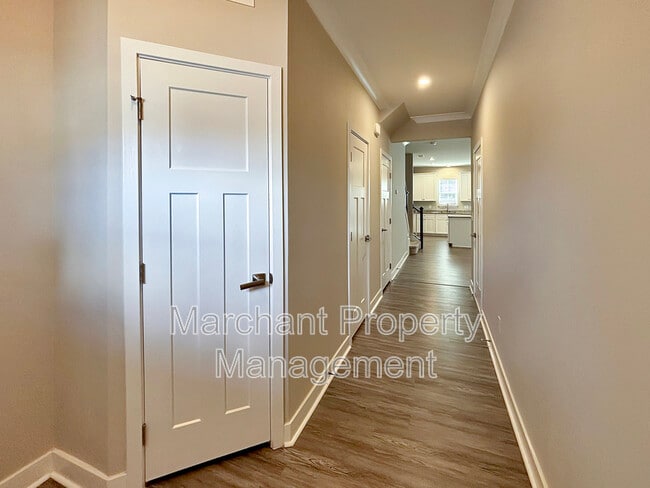 Building Photo - 227 Clearwood Dr