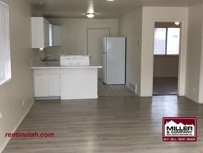 Building Photo - 265 Rigdon Ave