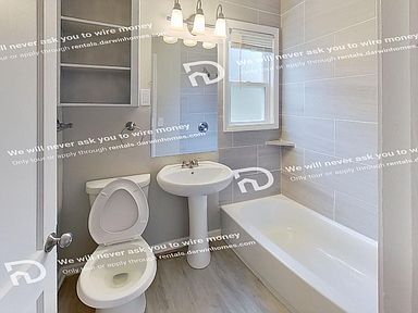 Building Photo - 514 SW 13th St