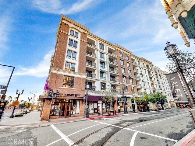Building Photo - 468 Caruso Ave