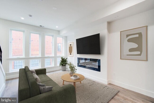 Building Photo - 2228 13th St NW