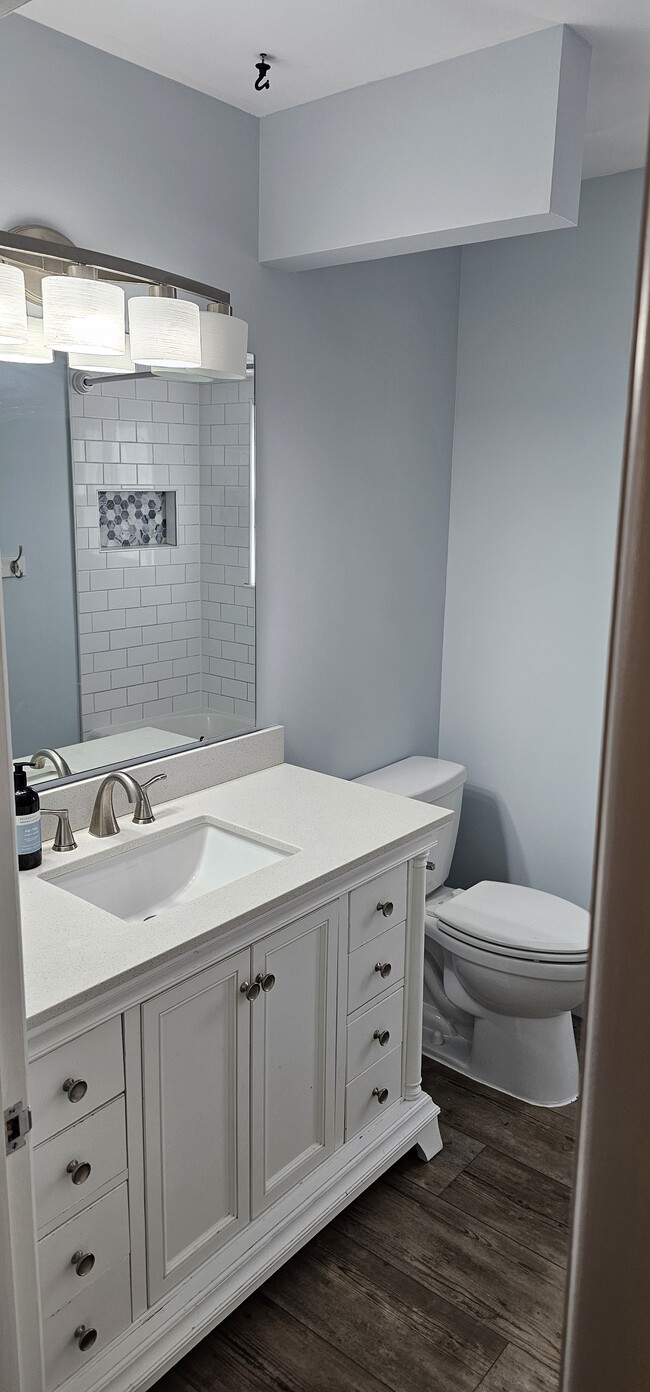 Building Photo - 7501 Walnut Ave