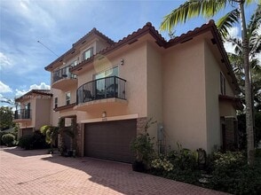 Building Photo - 2370 SW 18th Ave
