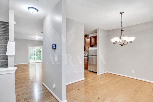 Building Photo - 255 Hampshire Downs Dr