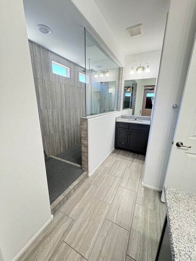 Building Photo - SAGUARO TRAILS 2bd PLUS DEN and 2ba HOME AVAILABLE NOW!!
