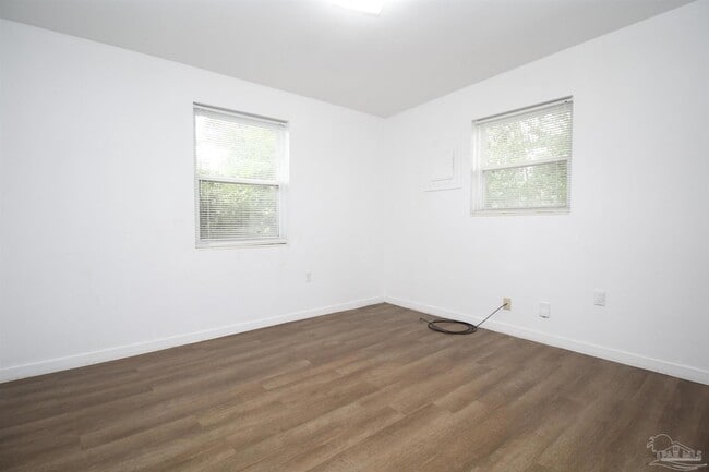 Building Photo - 3875 Arbutus Dr