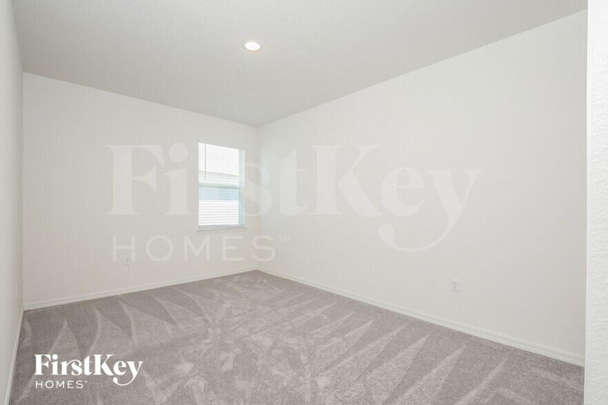 Building Photo - 1234 Ponca Rd