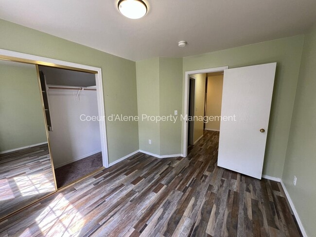 Building Photo - 2 bed condo in Ridgewood Condo Community
