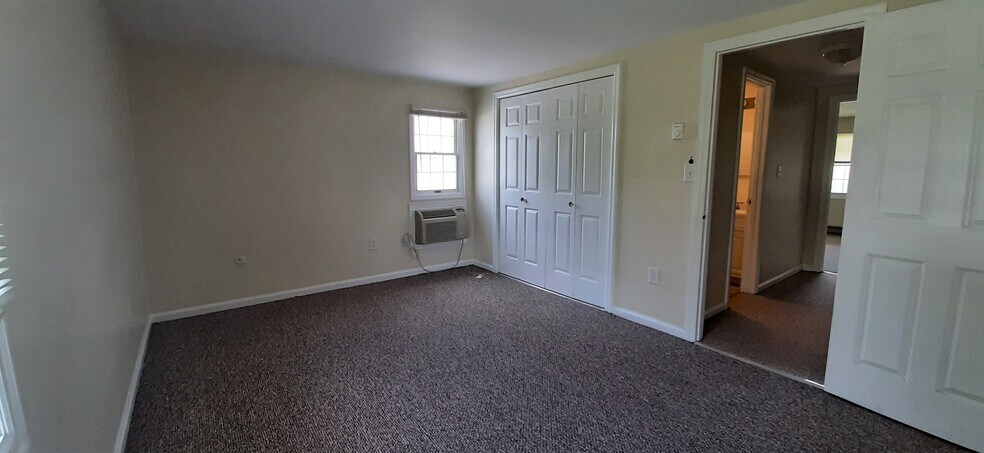 Building Photo - 488 Cedarcrest Dr