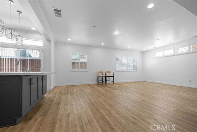 Building Photo - 9204 S Nobel Way