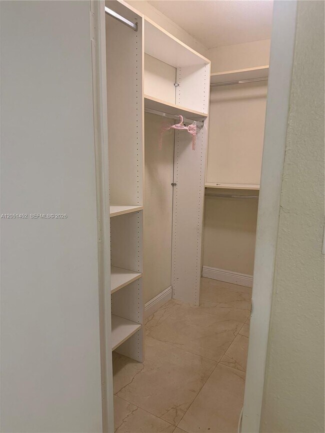 Building Photo - 16100 Kilmarnock Dr