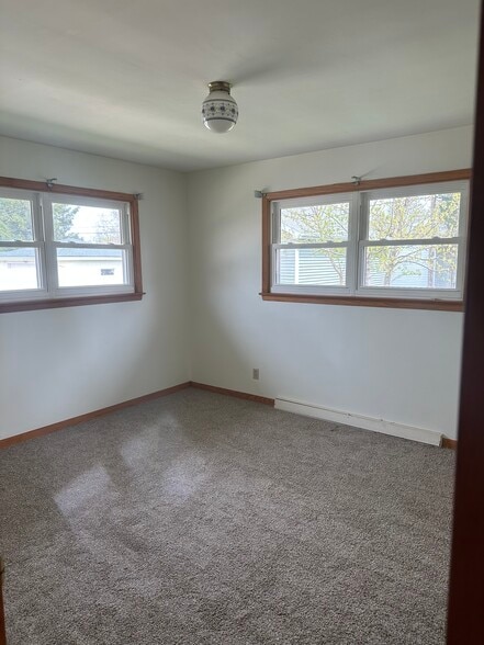 Building Photo - 906 S Christine St