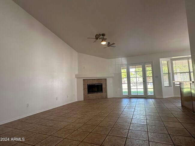 Building Photo - 1300 W Boston St