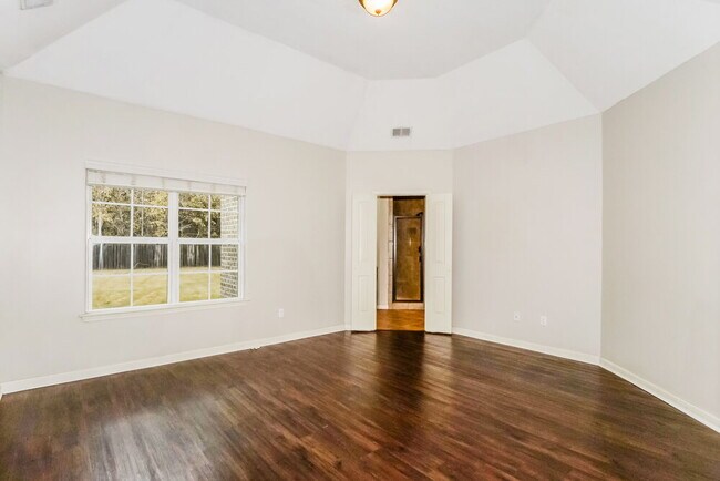 Building Photo - 5009 Forest Oasis Ln