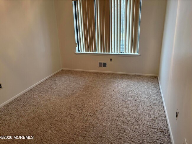 Building Photo - 13 Chippewa Rd