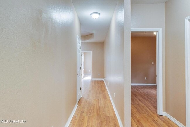 Building Photo - 6085 W Bolivar St