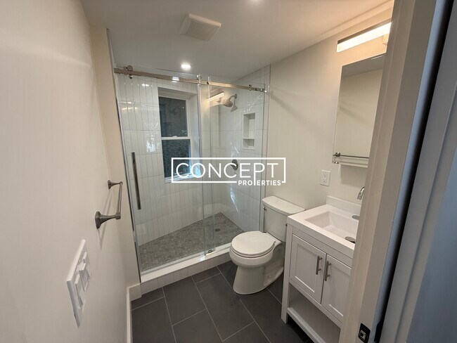 Building Photo - 38 Gibson St