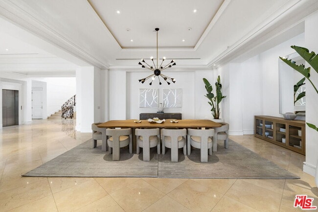 Building Photo - 360 Trousdale Pl