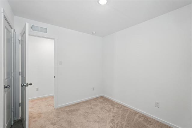Building Photo - 926 Woodstork Wy