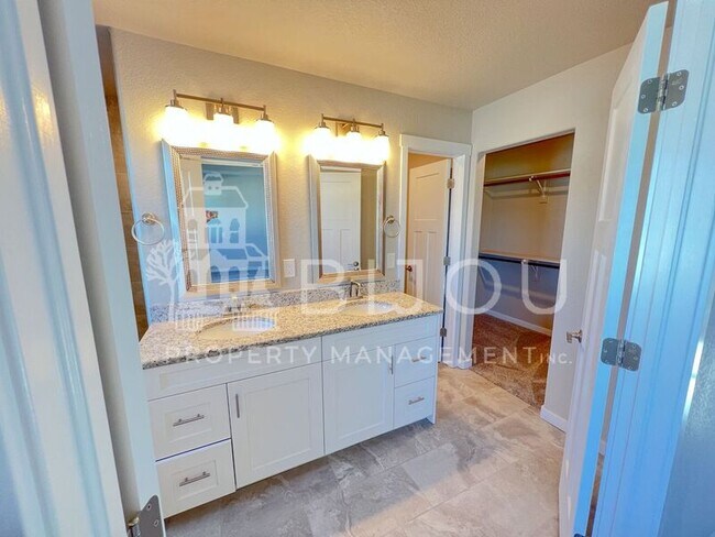Building Photo - 4908 Wolf Moon Dr
