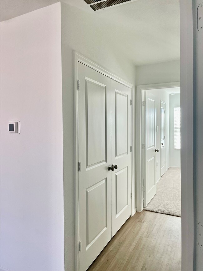 Building Photo - 221 Crystal Bay Ln