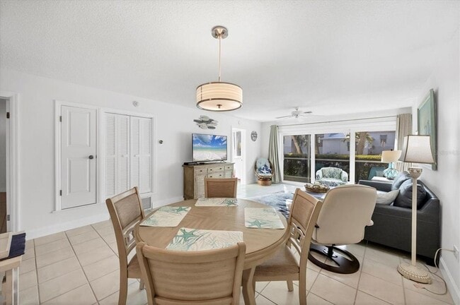 Building Photo - 500 S Washington Dr