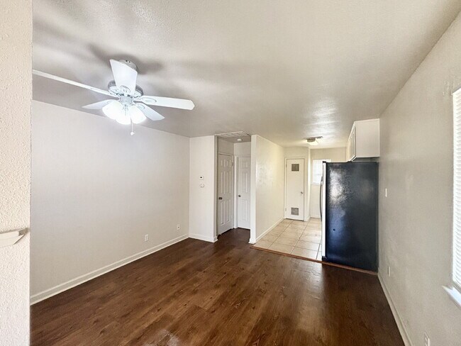 Building Photo - Merced: $799 Comfortable energy efficient ...