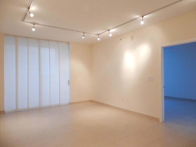 Building Photo - 550 Okeechobee Blvd
