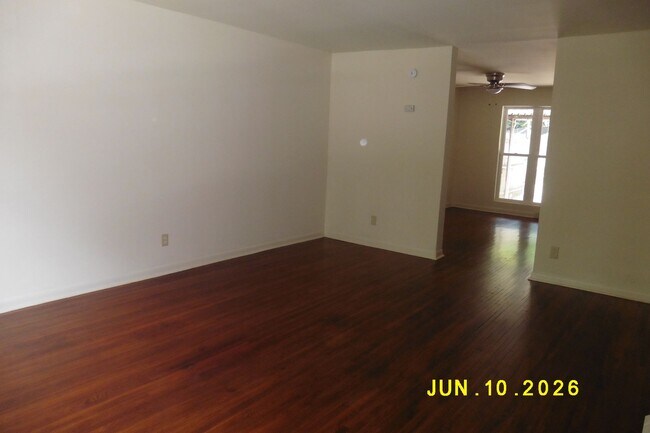 Building Photo - 1526 S 13th St