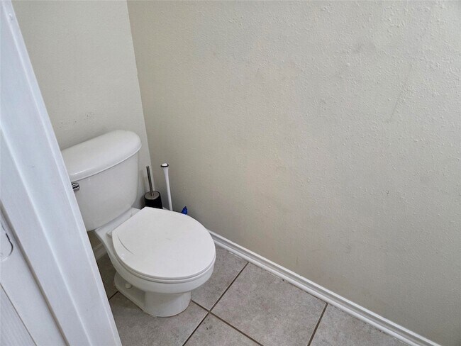 Building Photo - 6818 Stoneyvale Dr