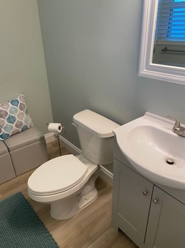 Building Photo - UPDATED 3B/1.5B Home in the Heart of Ft. Walton Beach