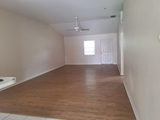 Building Photo - 2BR 2BA plus 1 CAR GARAGE DUPLEX - EDGEWATER