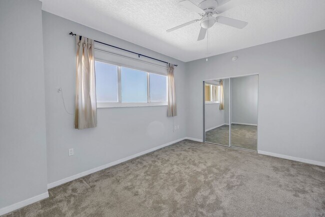 Building Photo - WATER VIEW CONDO 2/2 #714