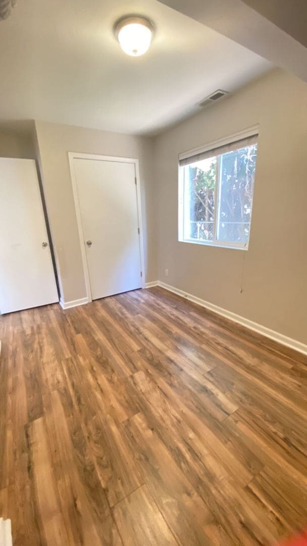 Building Photo - Adorable one bedroom one bathroom home!