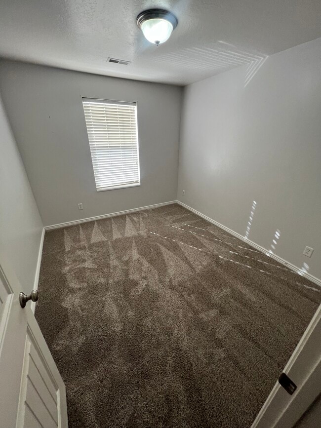 Building Photo - 1284 Lily Pad Dr