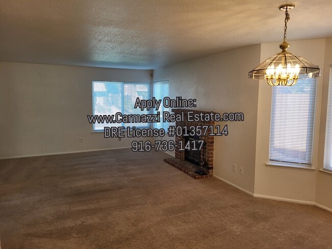 Building Photo - 9244 Mapleview Way