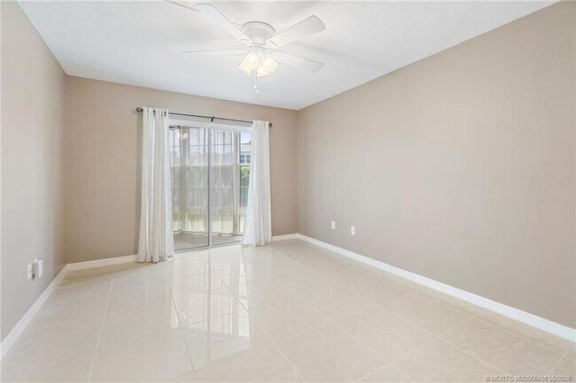 Building Photo - 3218 SE Aster Ln