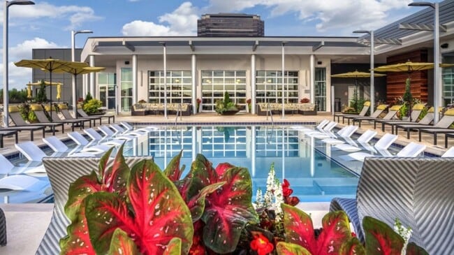 Building Photo - 3290 Cobb Galleria Pkwy