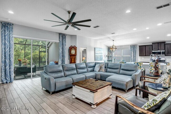 Building Photo - 11533 Red Koi Dr