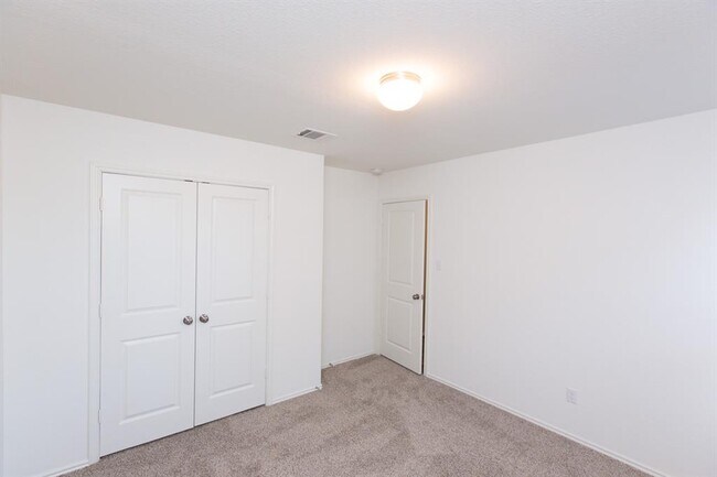 Building Photo - 1003 Honey Locust Wy