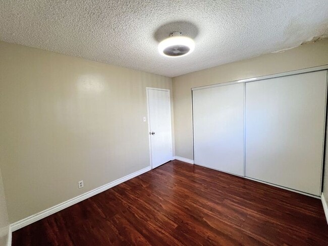 Building Photo - 4747-4747 W 160th St