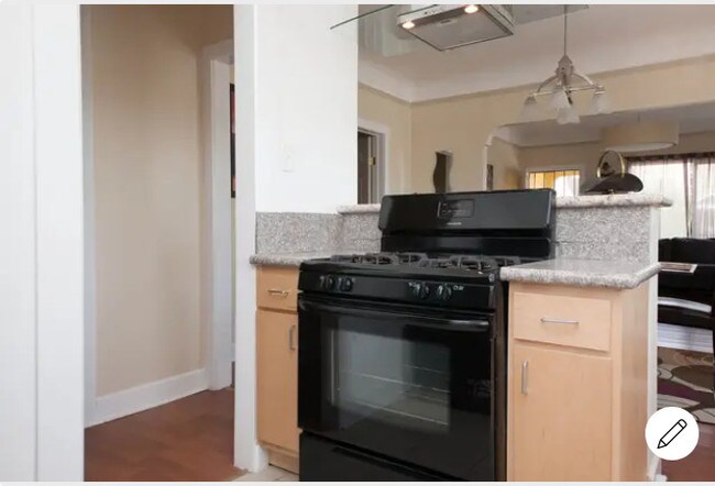 Gas Stove - 1203 Gordon St