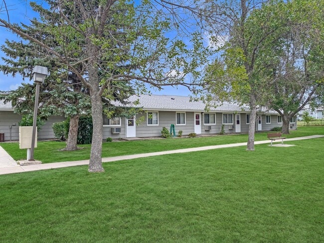 Building Photo - Holiday Village