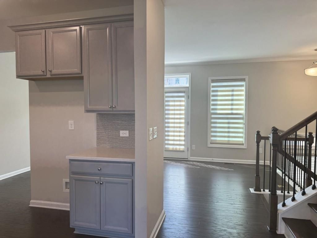 Building Photo - 381 Northaven Ave