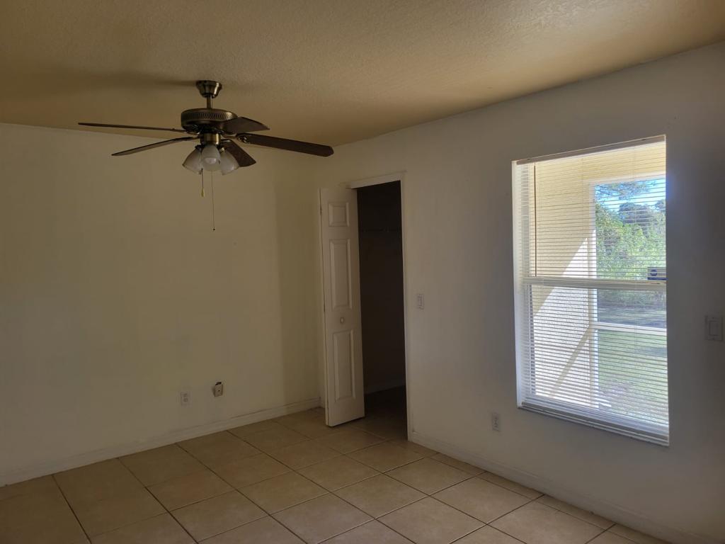 Bedroom 3 - 5039 Locke Ln