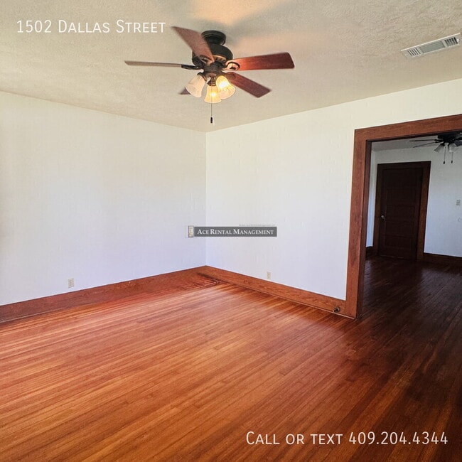 Building Photo - 1502 Dallas St