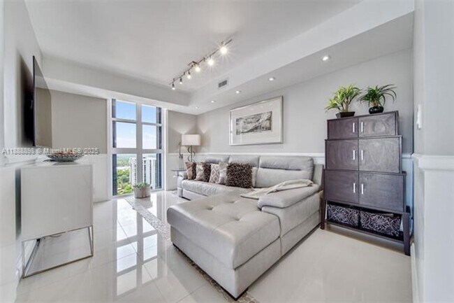 Building Photo - 4000 Towerside Terrace