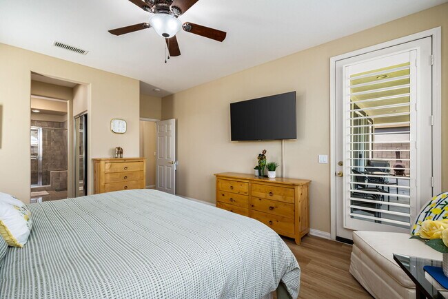 Building Photo - 60268 Sweetshade Ln