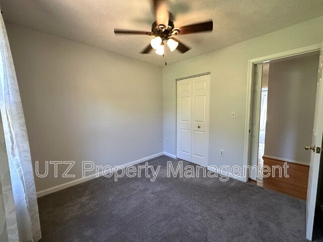 Building Photo - 850 Medinah Cir