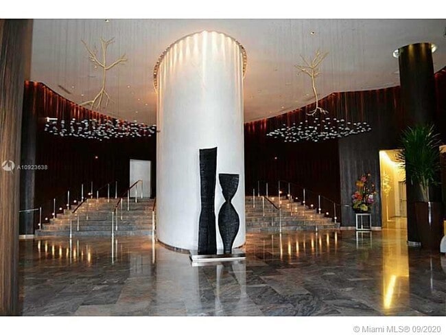 Building Photo - 17201 Collins Ave